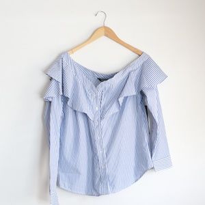 💥2 for $10💥XOXO Striped Button Down Top w Ruffle